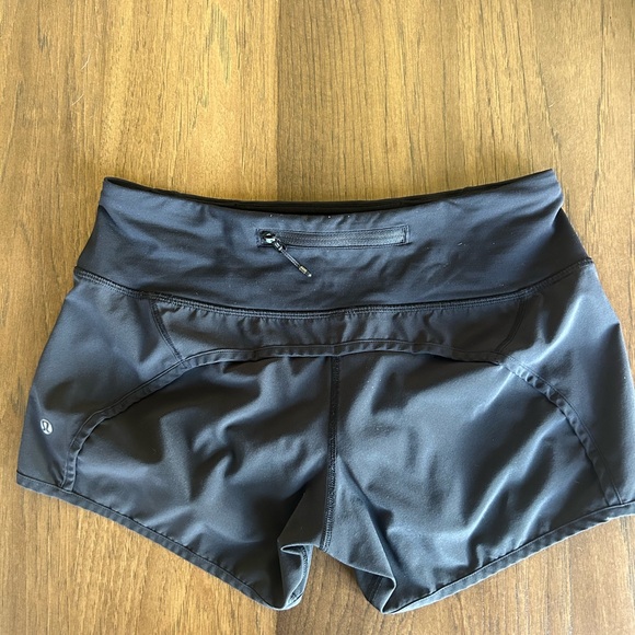 Lululemon Run Times Short *4-way Stretch 4"
Black Size 4 - Picture 6 of 8